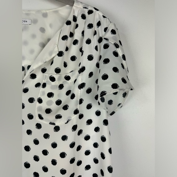 41 Hawthorn Carol Tulip Detail White and Black Polka Dot Blouse, Size Medium - Picture 6 of 11